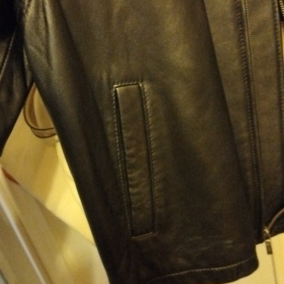 Leather jacket - Picture 5 of 14